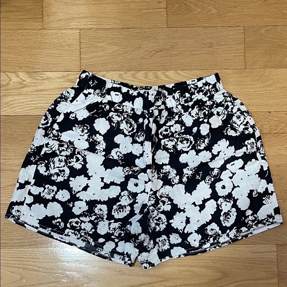 Everlane Black & White Floral Elastic-Waist Women’s Linen Shorts